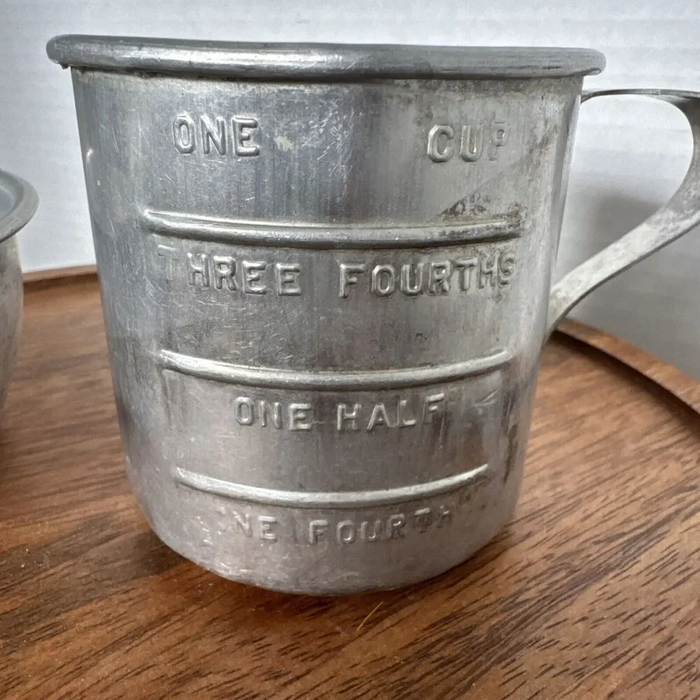 Vintage ALUMINUM Measuring ONE Cup Dry & 1 Cup w Handle & Double Spouts Set Of 2